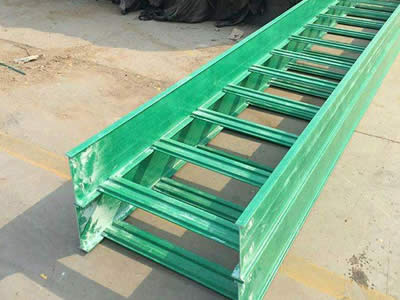 桂东玻璃钢梯式电缆桥架
